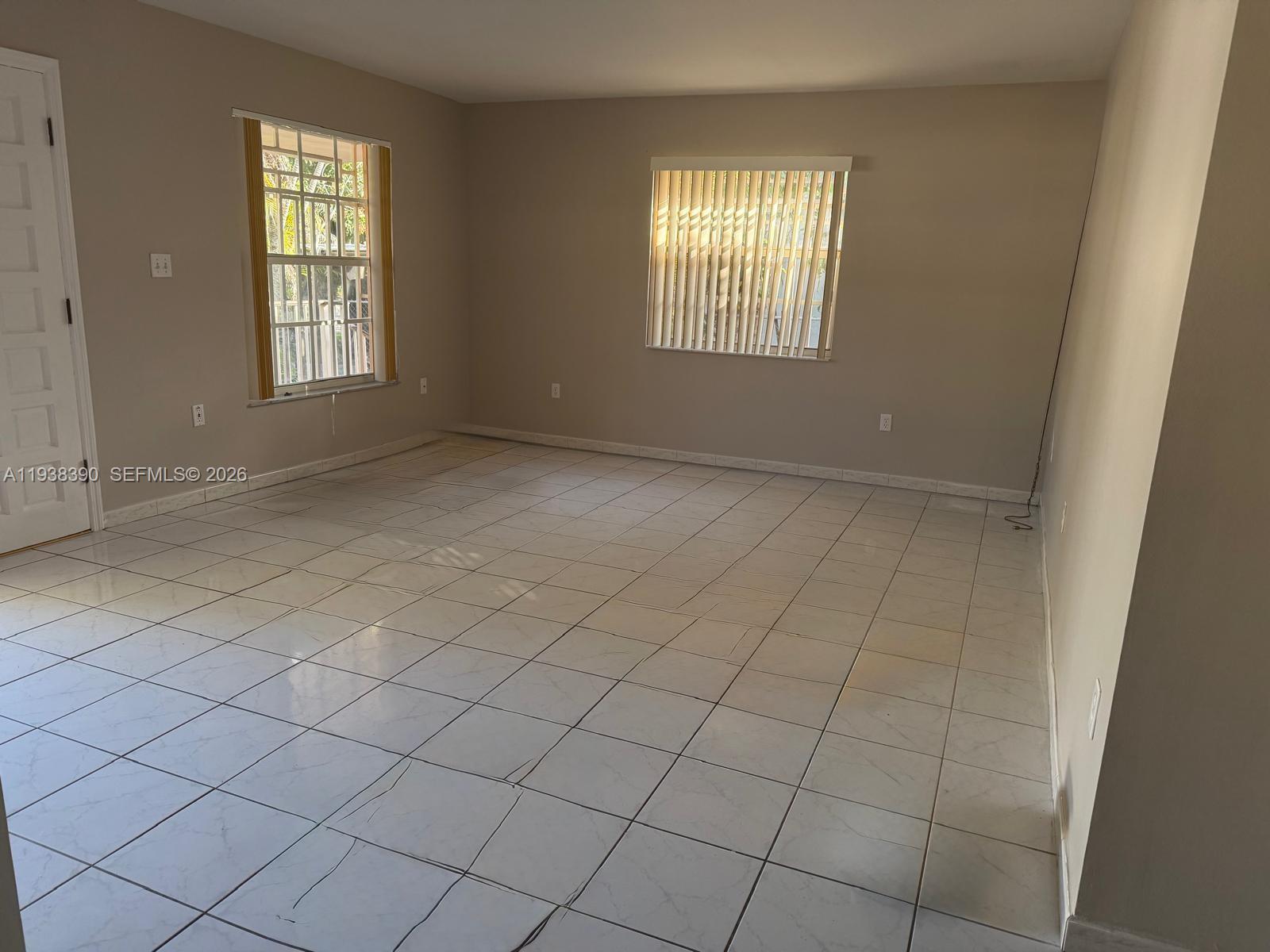 View photos, virtual tours, details... 2912 SW 38th Ct 2912