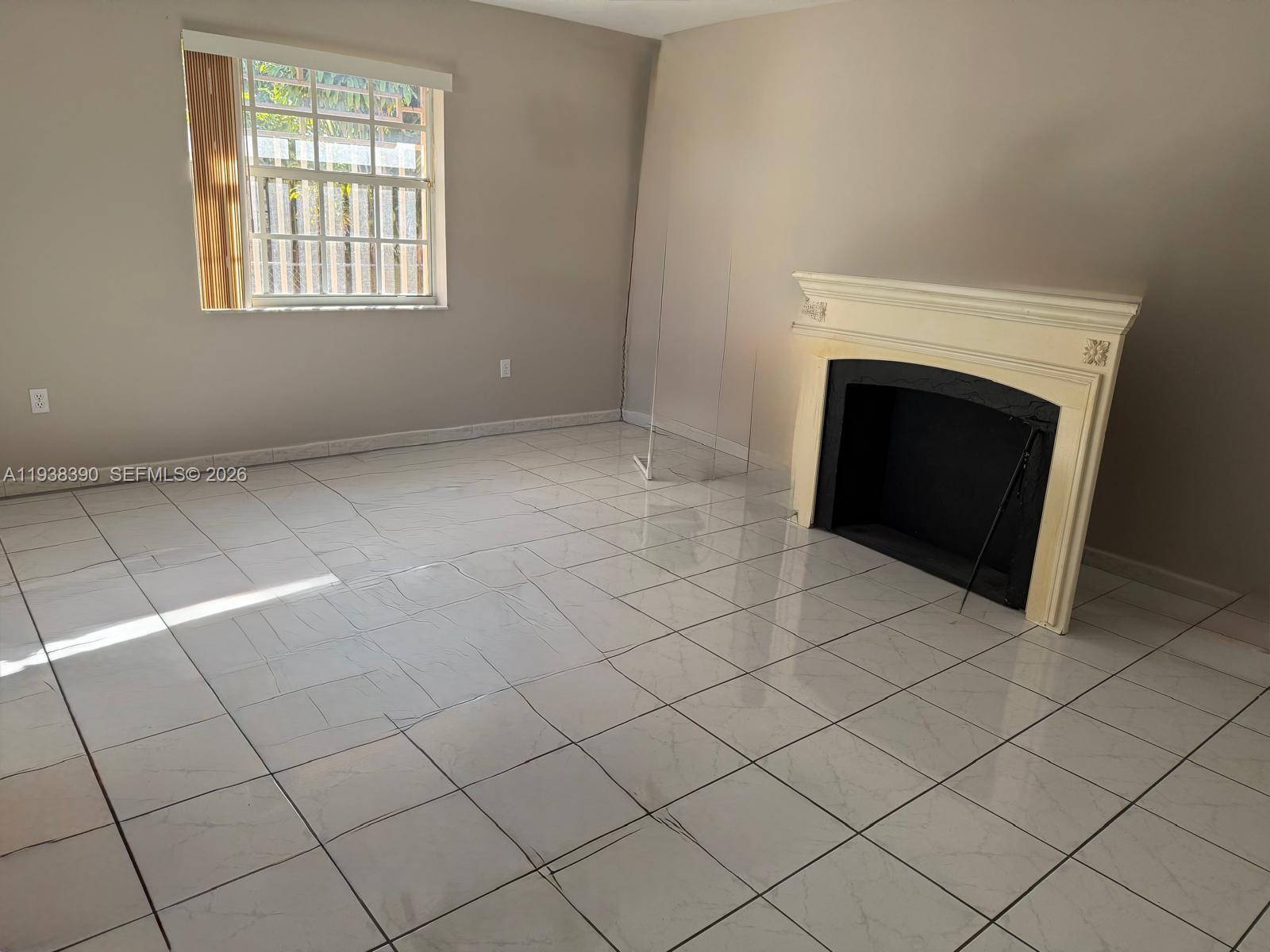 View photos, virtual tours, details... 2912 SW 38th Ct 2912