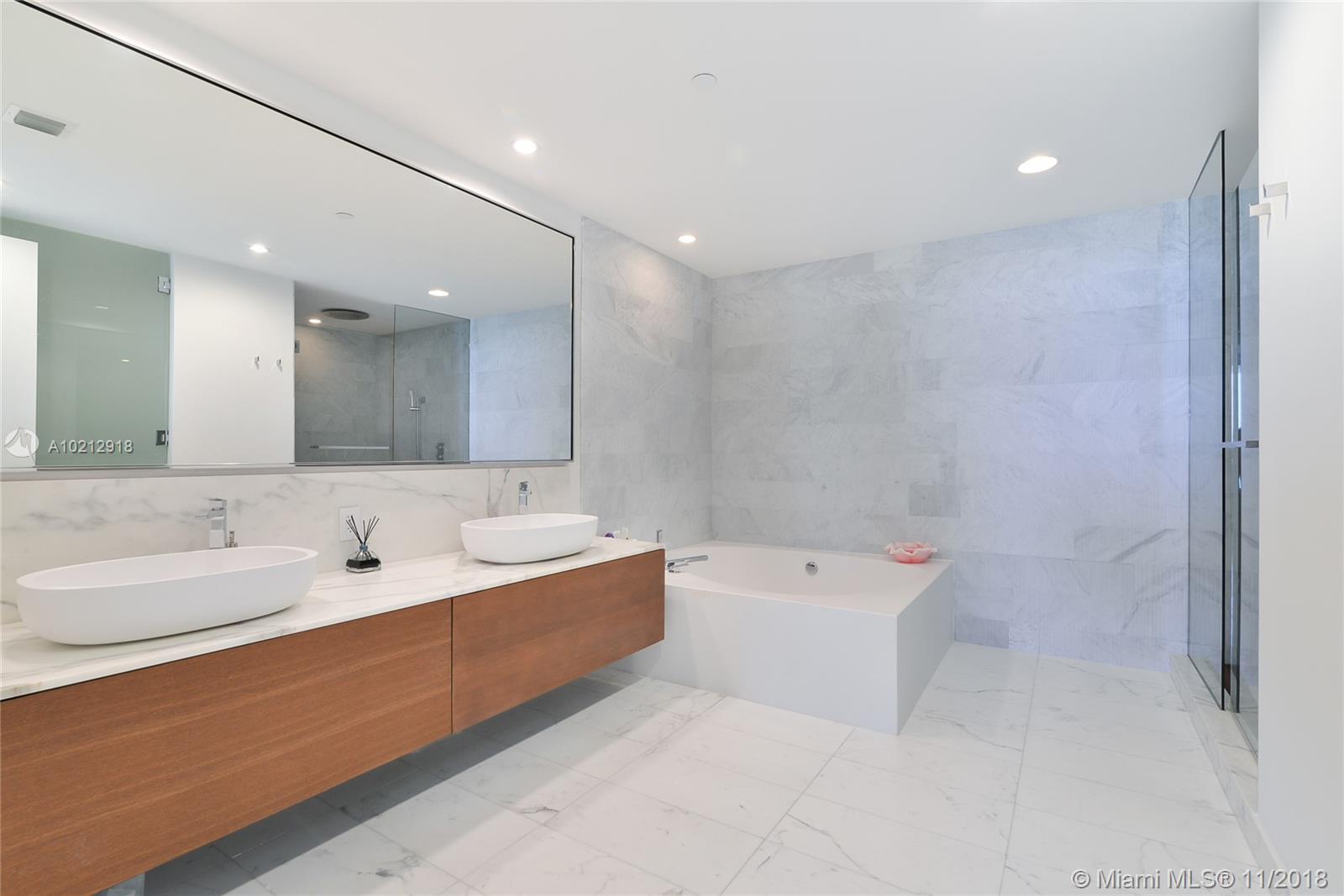OCEANA BAL HARBOUR - Residential