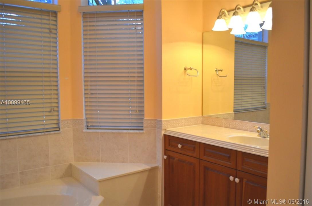 Riviera Isles II 170-53 B - Residential