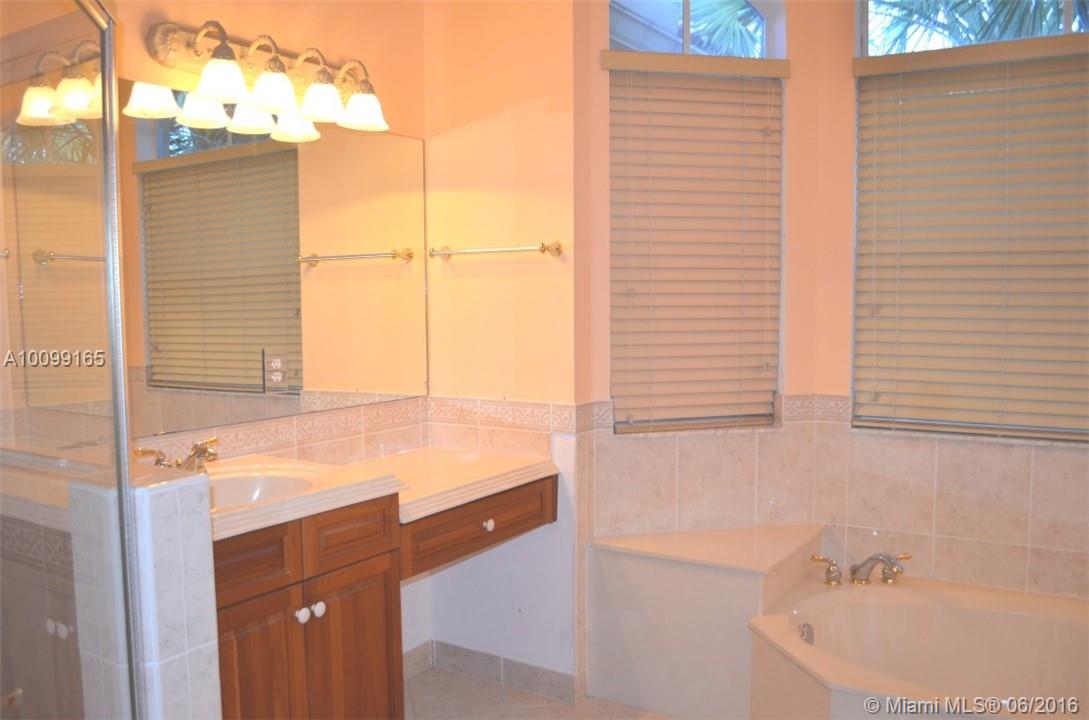 Riviera Isles II 170-53 B - Residential