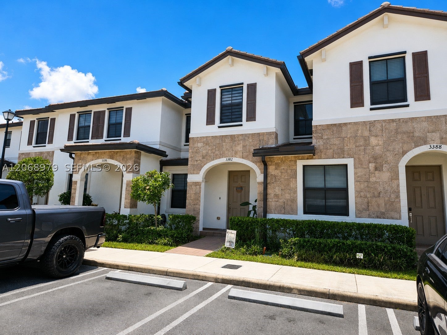 3382 W 114th Ter