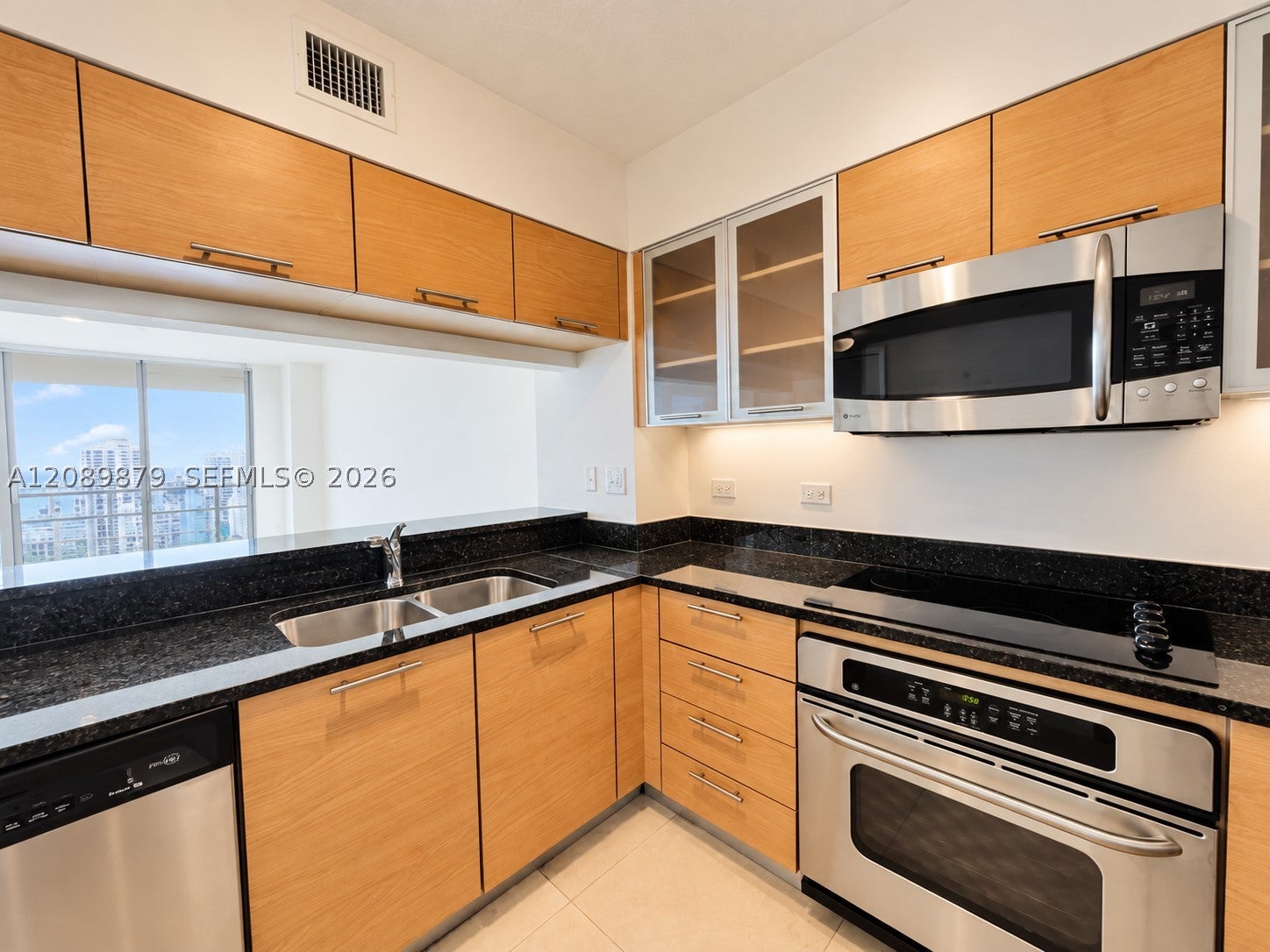 31 SE 5th St 1805