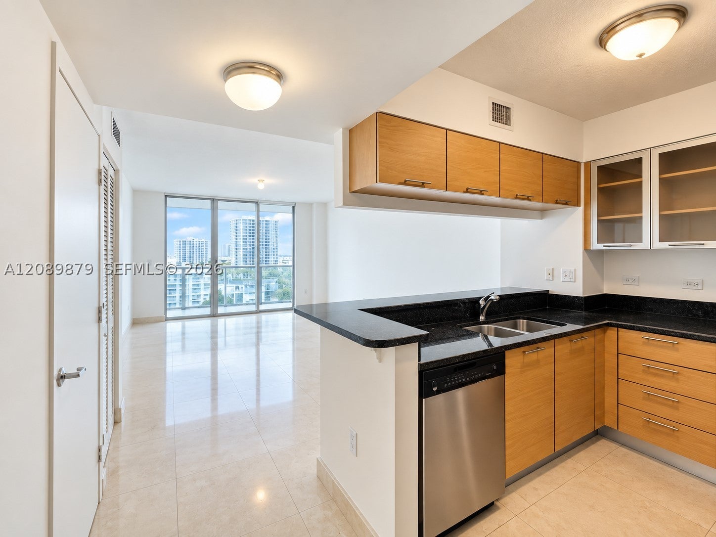 31 SE 5th St 1805