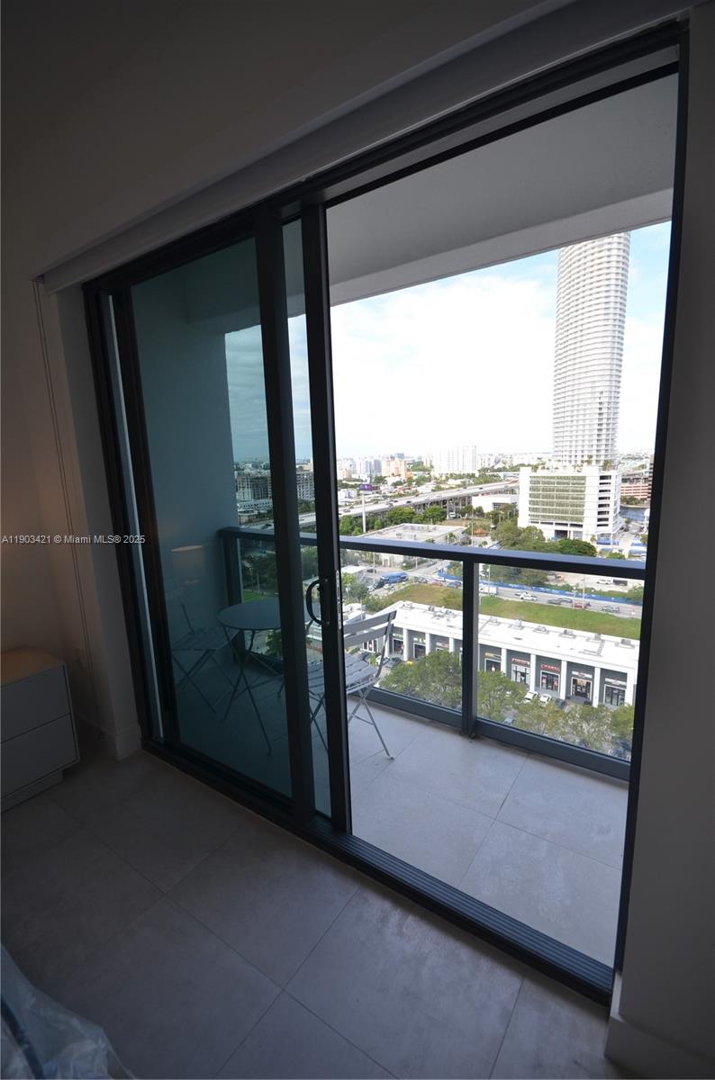 SMART BRICKELL - Residential