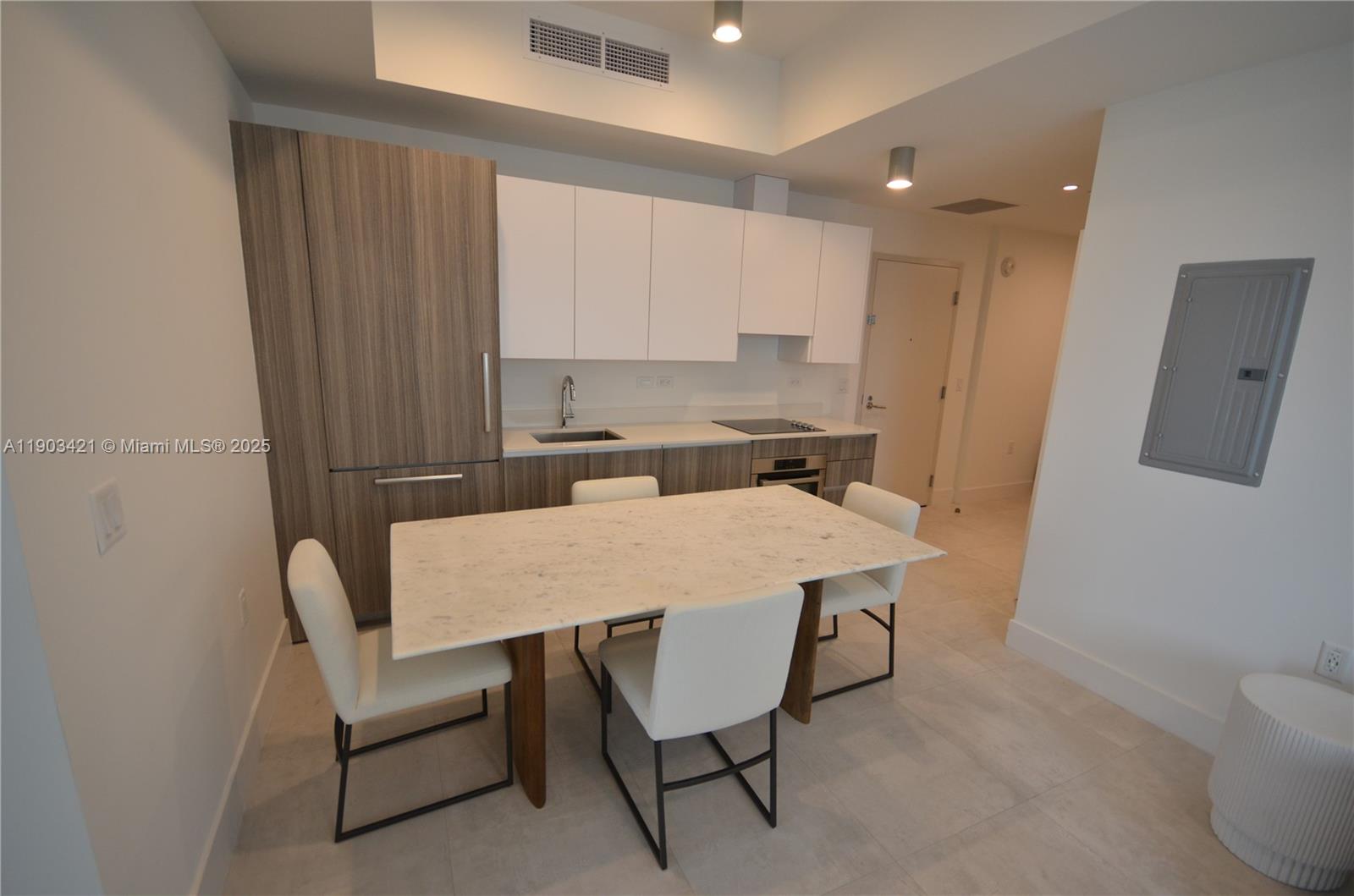 SMART BRICKELL - Residential