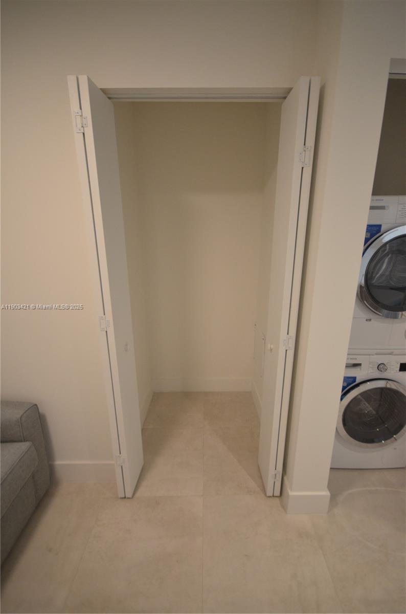 SMART BRICKELL - Residential