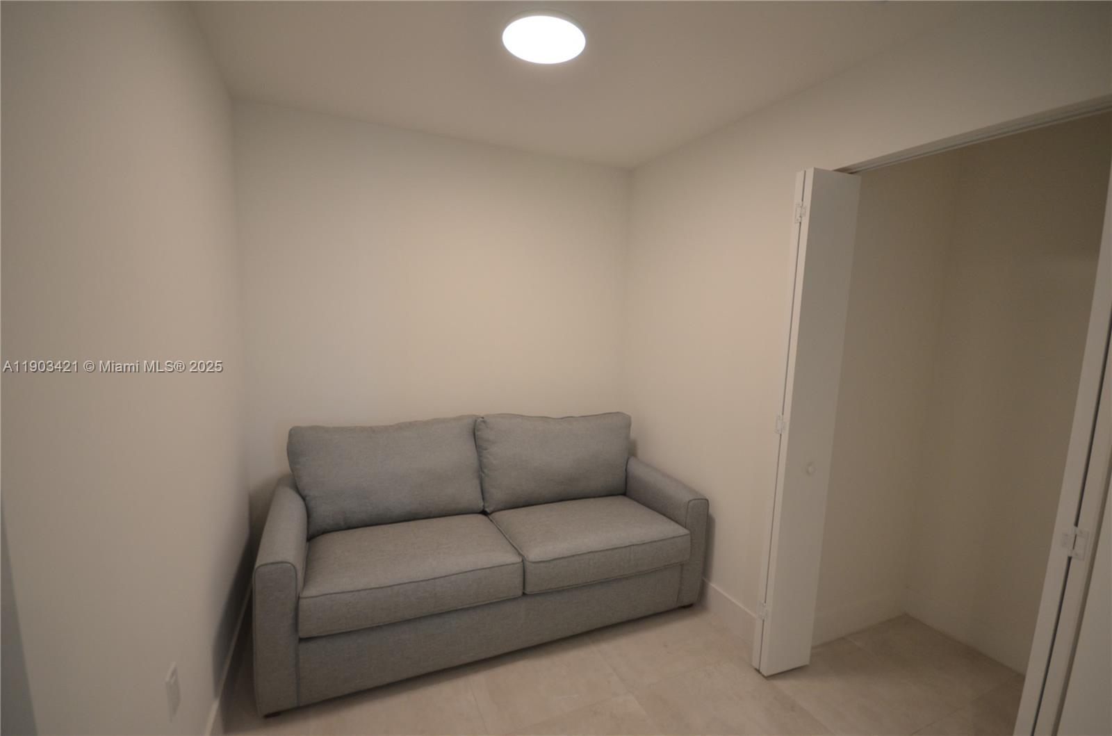 View photos, virtual tours, details... 239 SW 9th St 1603