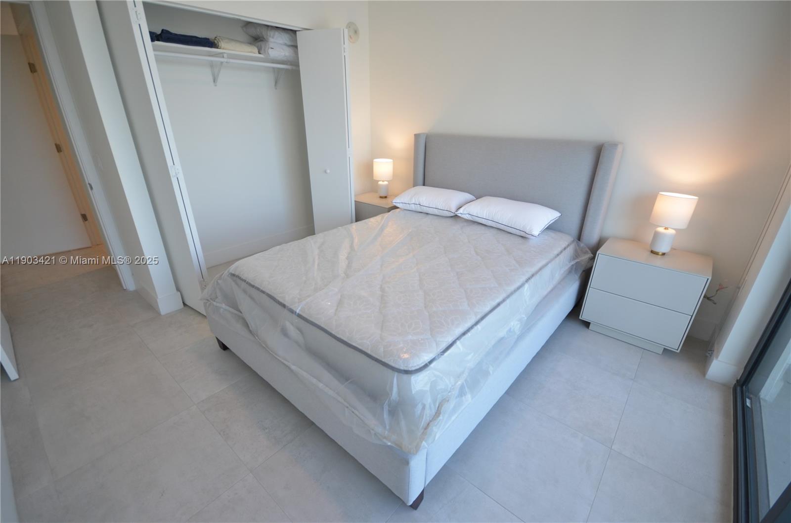 SMART BRICKELL - Residential