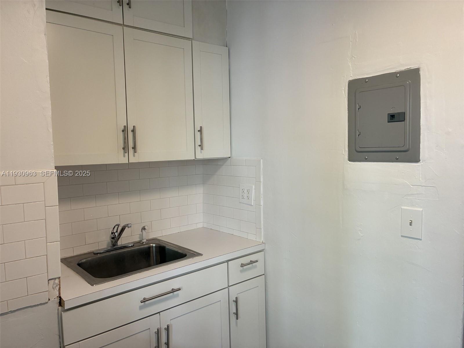 FLAMINGO TERR ADDN - Residential Lease