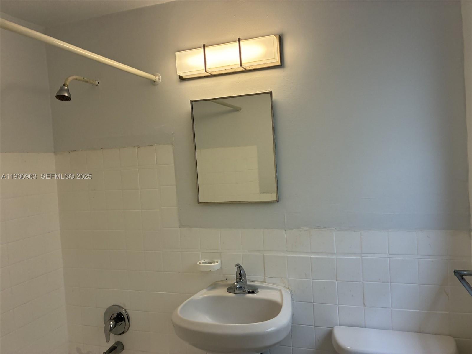 FLAMINGO TERR ADDN - Residential Lease