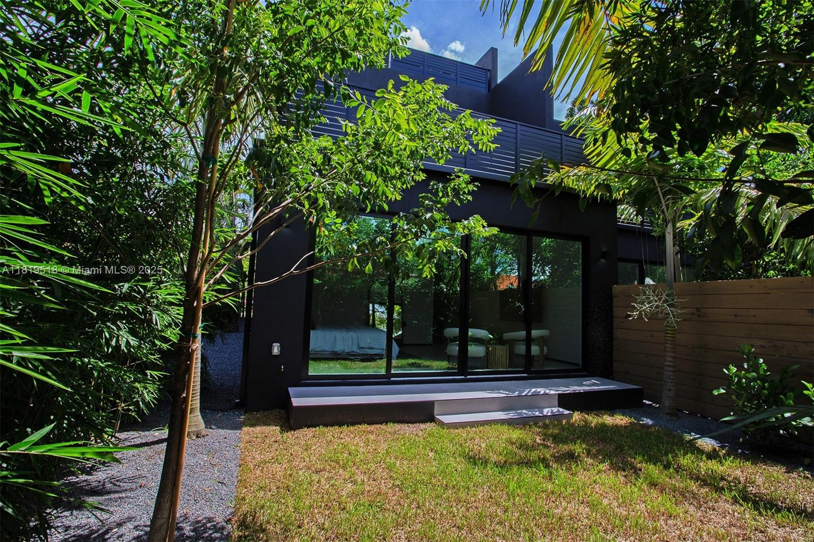 HOLLEMAN PARK - Residential Lease