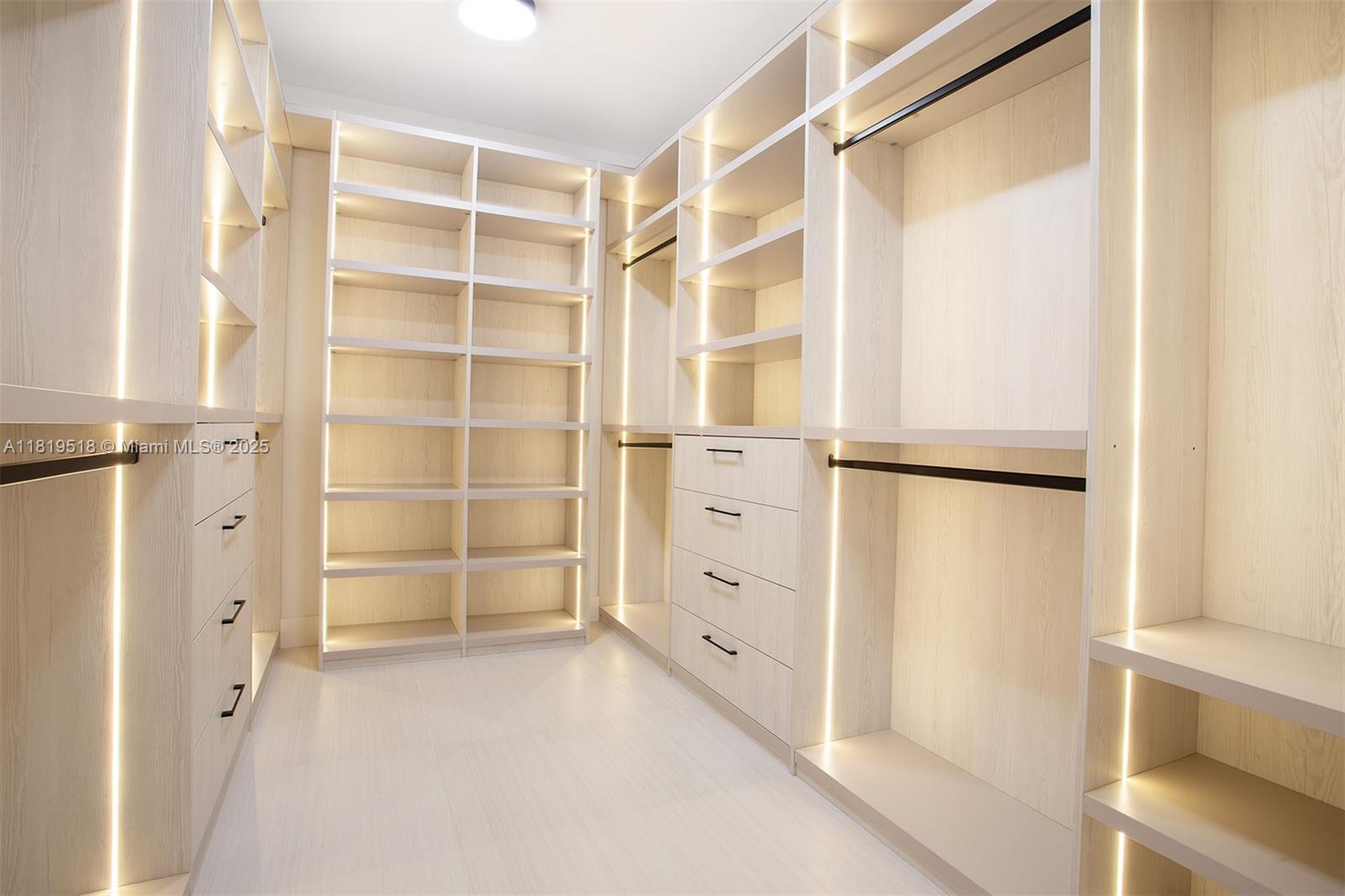 HOLLEMAN PARK - Residential Lease