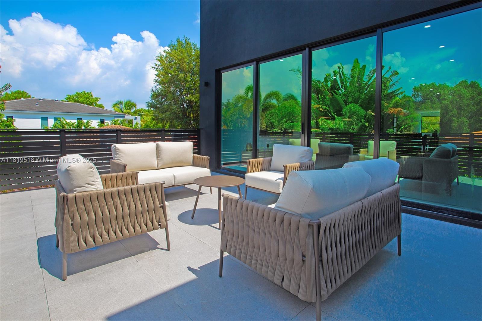 HOLLEMAN PARK - Residential Lease