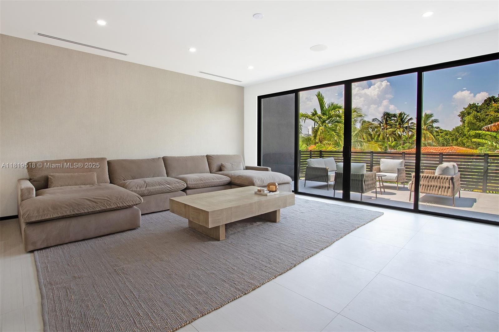 HOLLEMAN PARK - Residential Lease