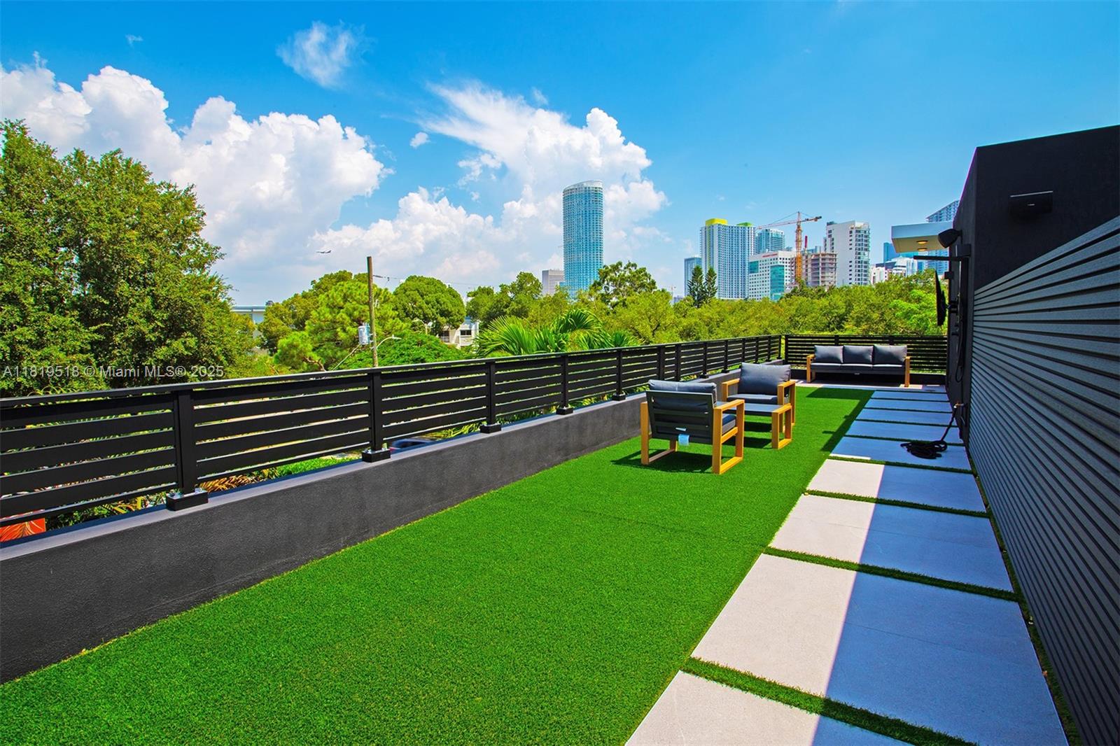 HOLLEMAN PARK - Residential Lease