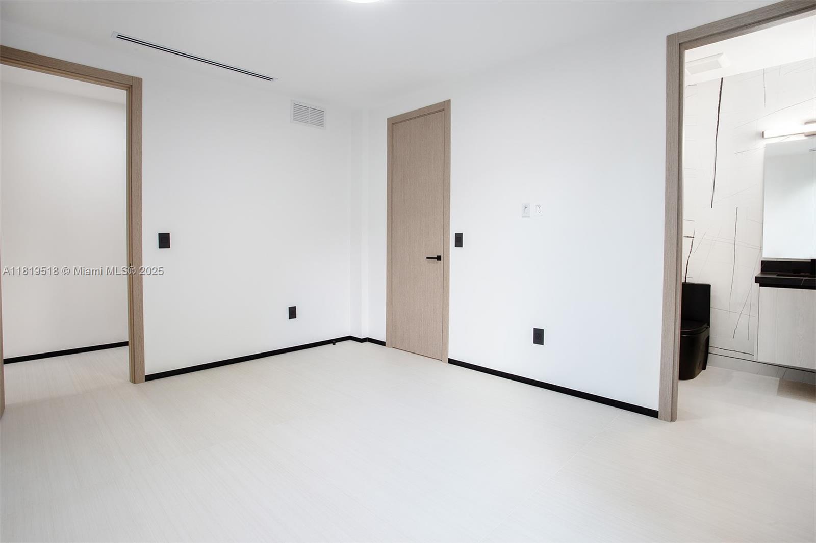 HOLLEMAN PARK - Residential Lease
