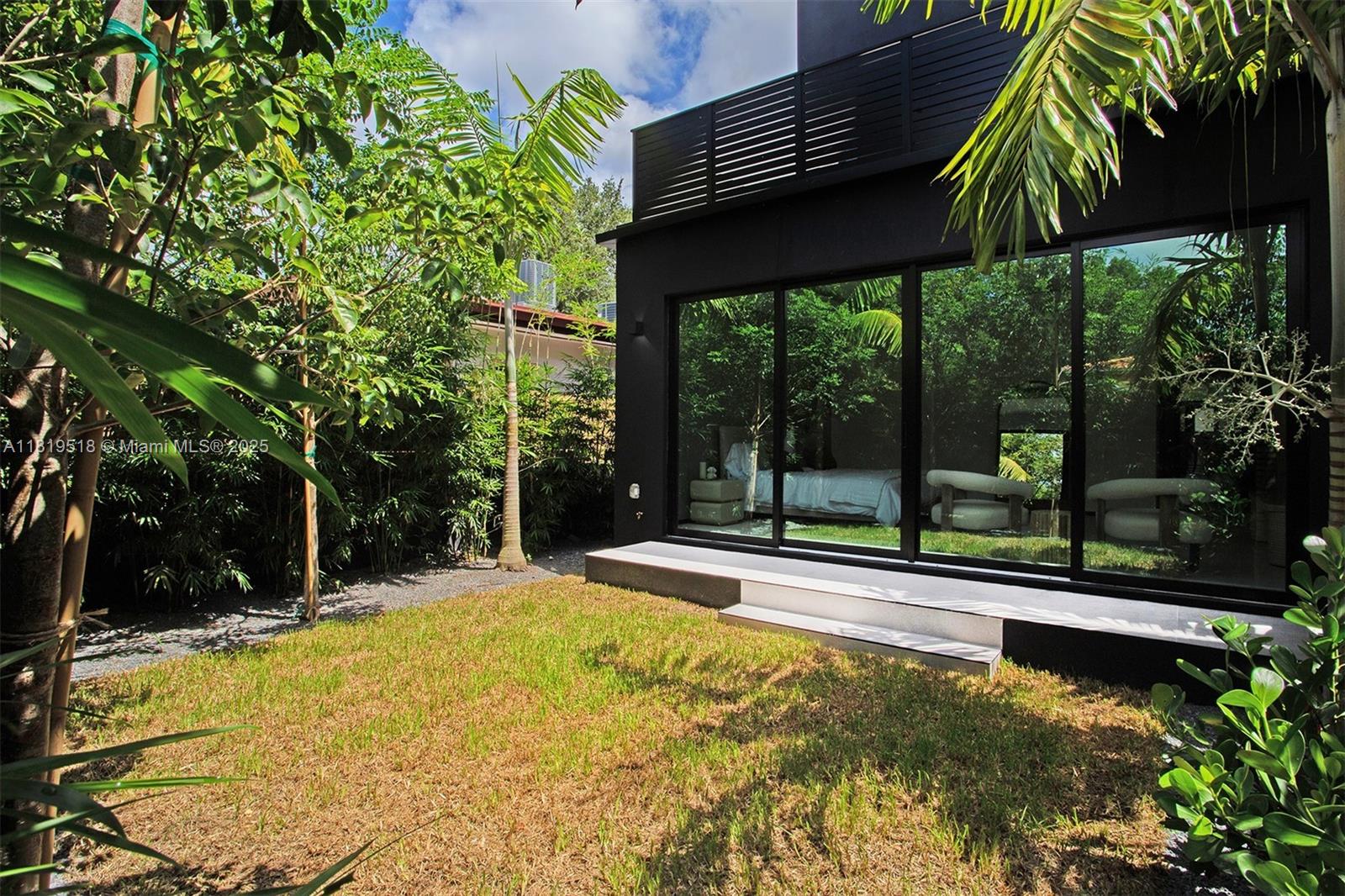 HOLLEMAN PARK - Residential Lease