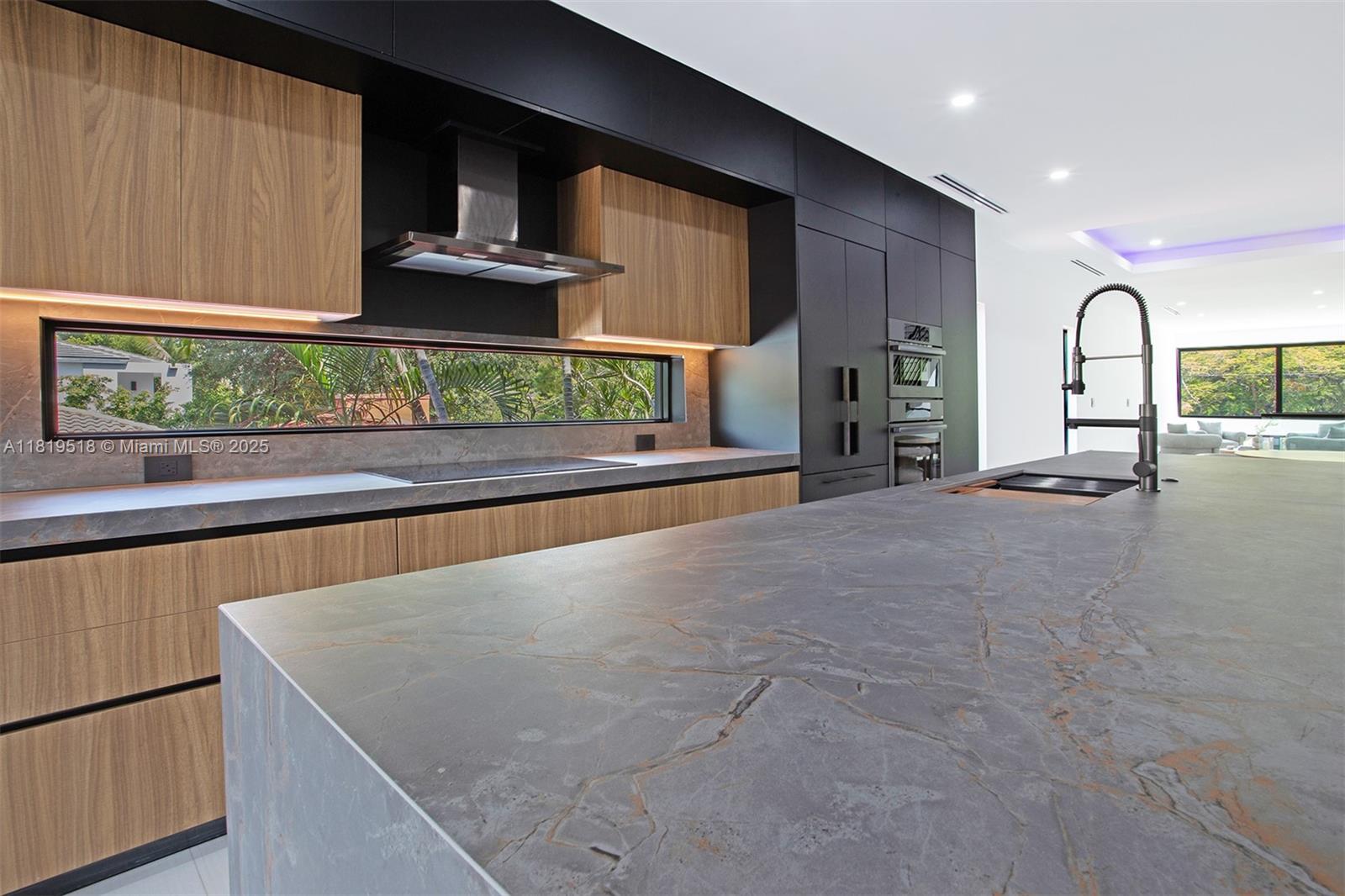 HOLLEMAN PARK - Residential Lease