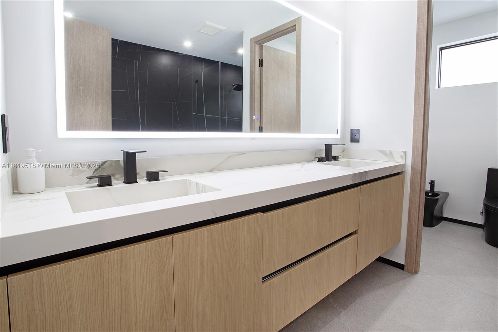 HOLLEMAN PARK - Residential Lease