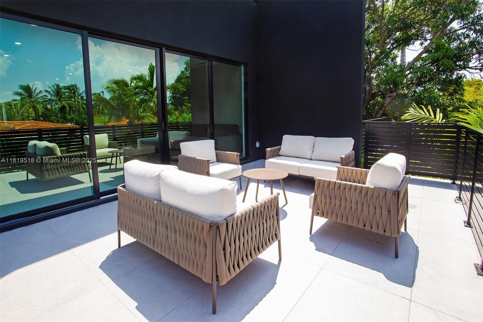 HOLLEMAN PARK - Residential Lease