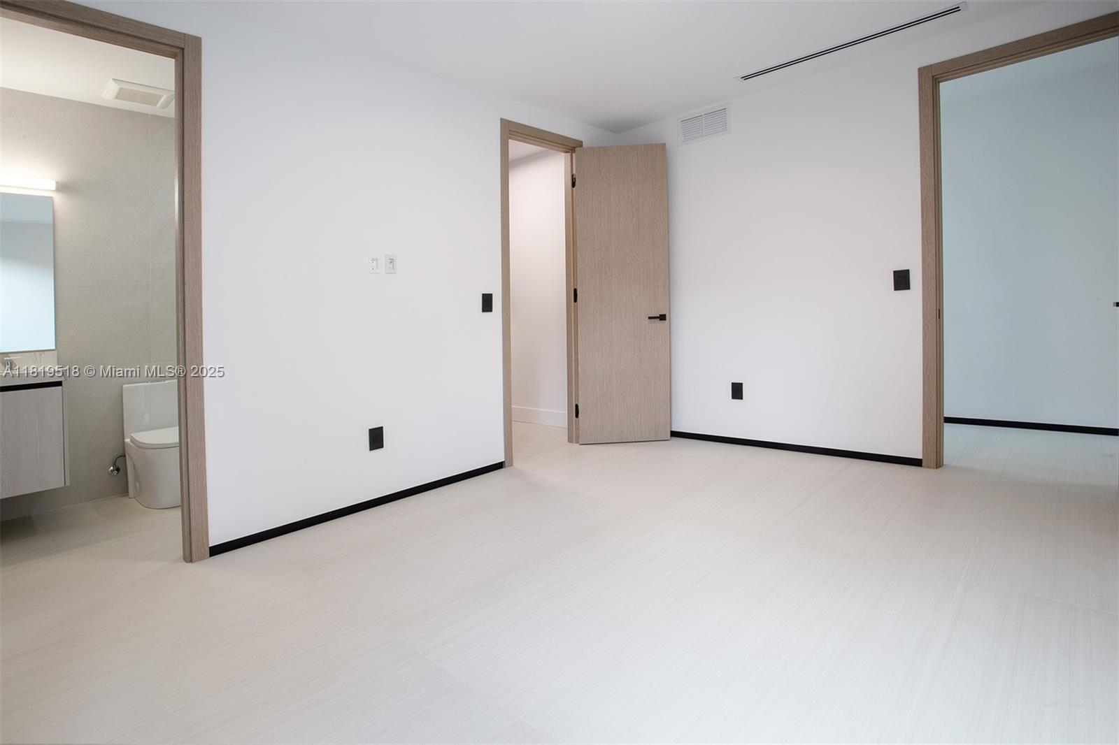 HOLLEMAN PARK - Residential Lease