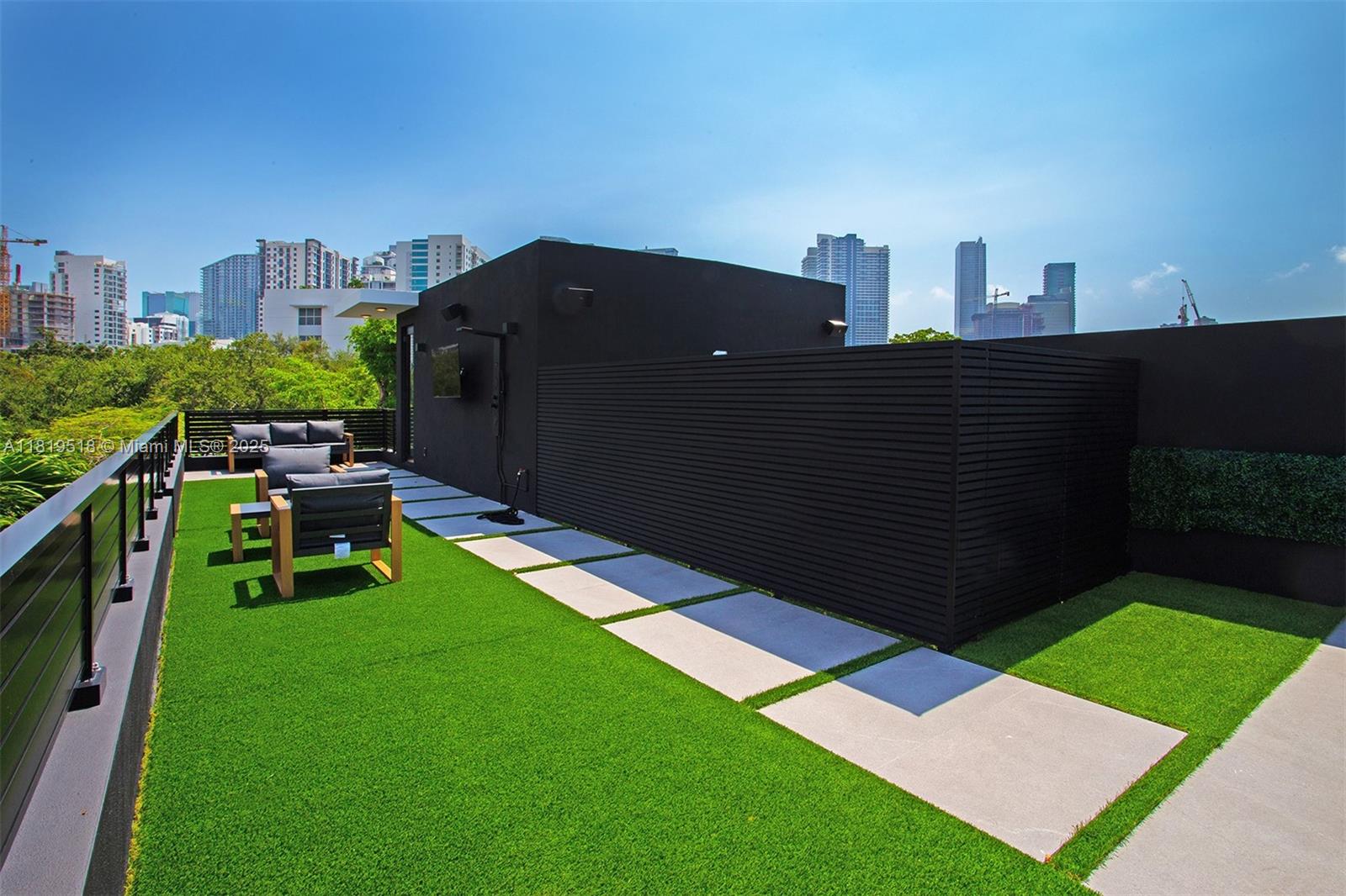 HOLLEMAN PARK - Residential Lease