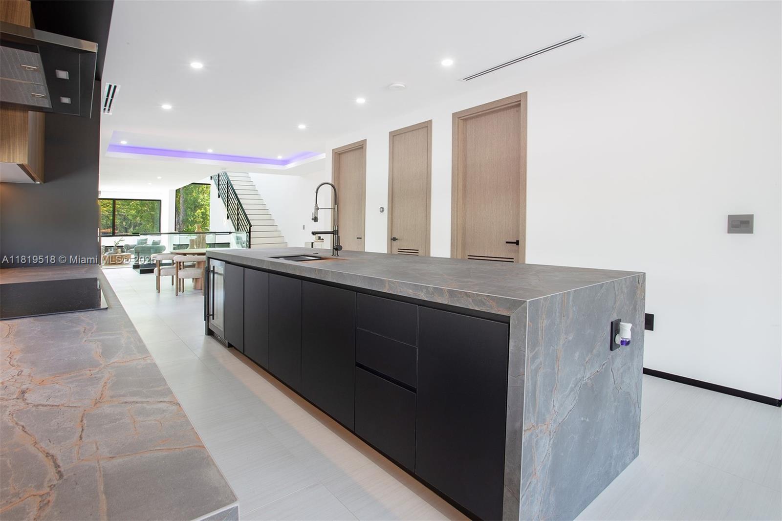 HOLLEMAN PARK - Residential Lease