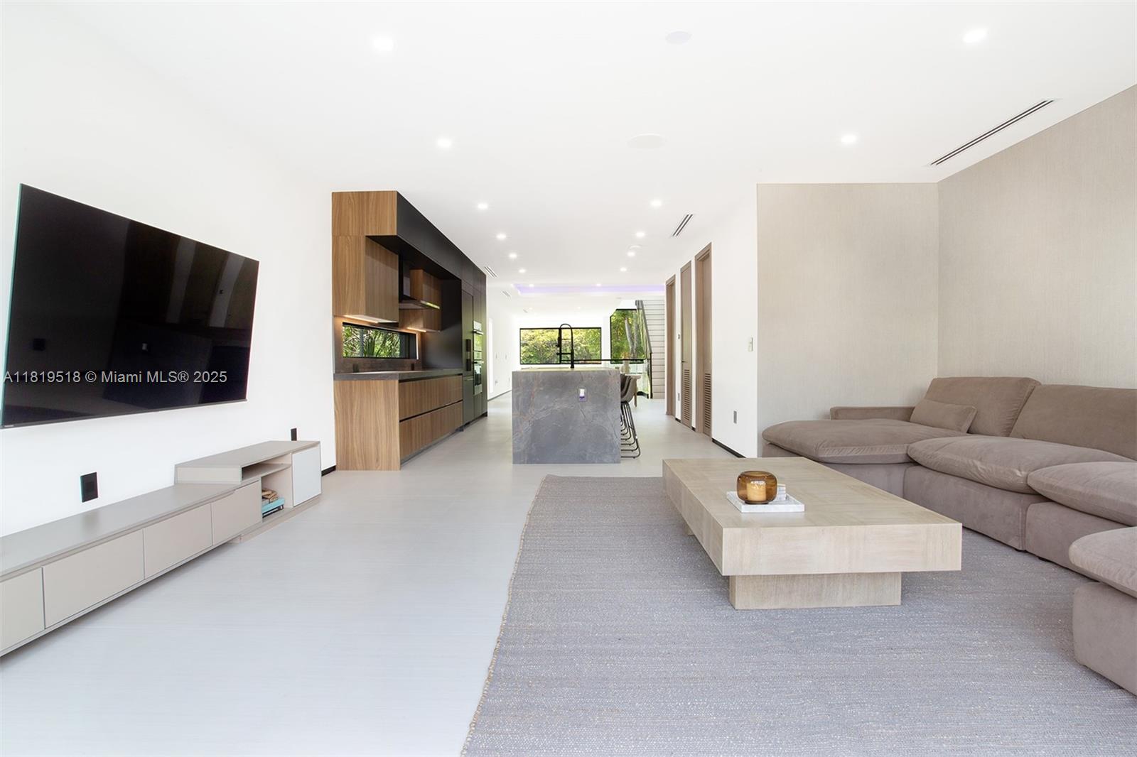 HOLLEMAN PARK - Residential Lease