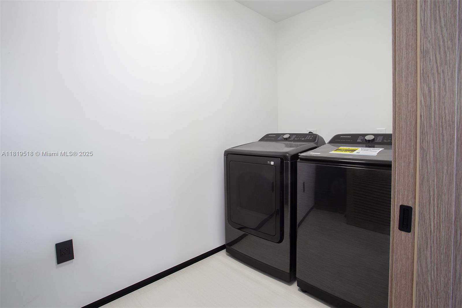 HOLLEMAN PARK - Residential Lease