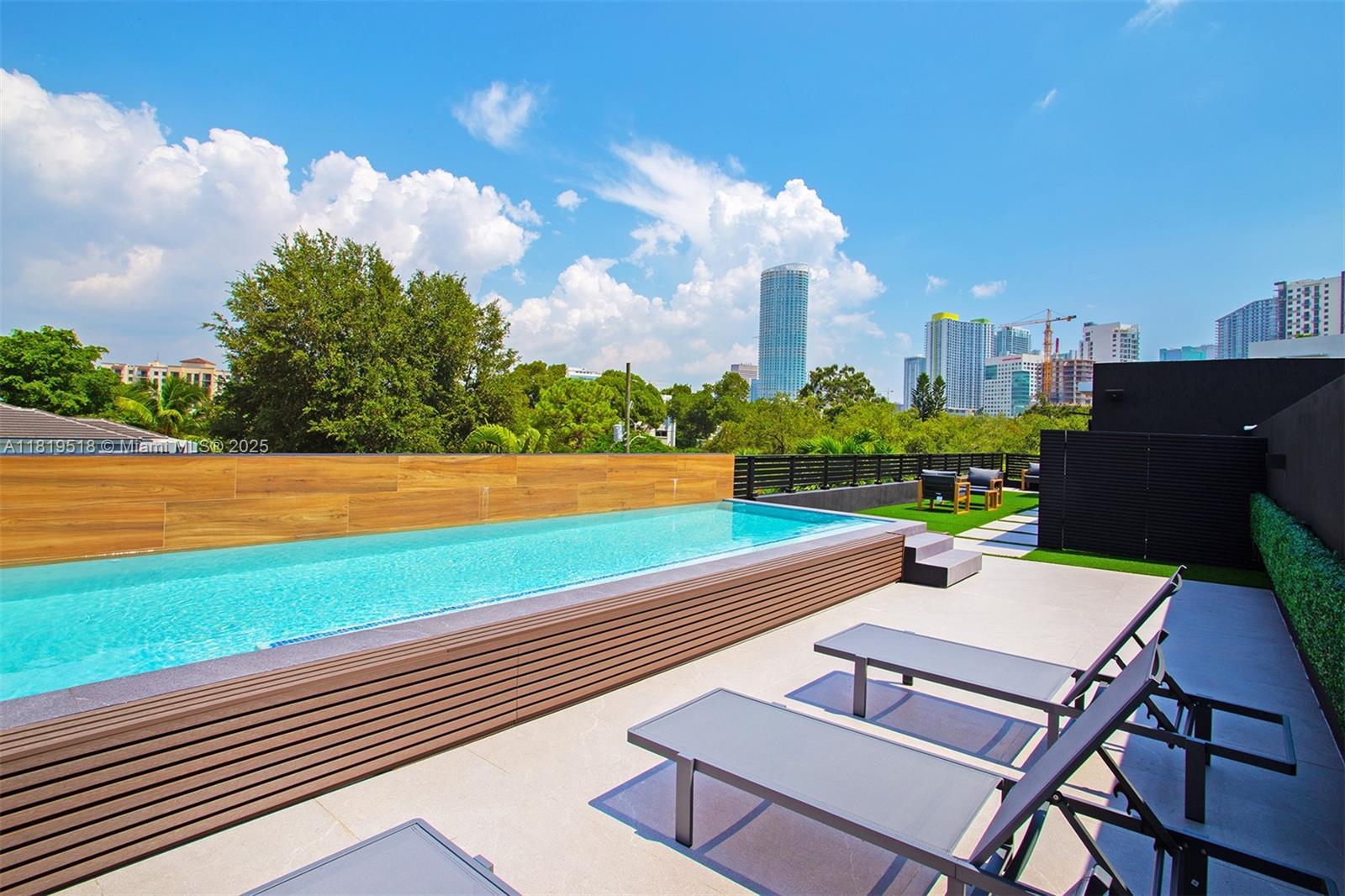HOLLEMAN PARK - Residential Lease