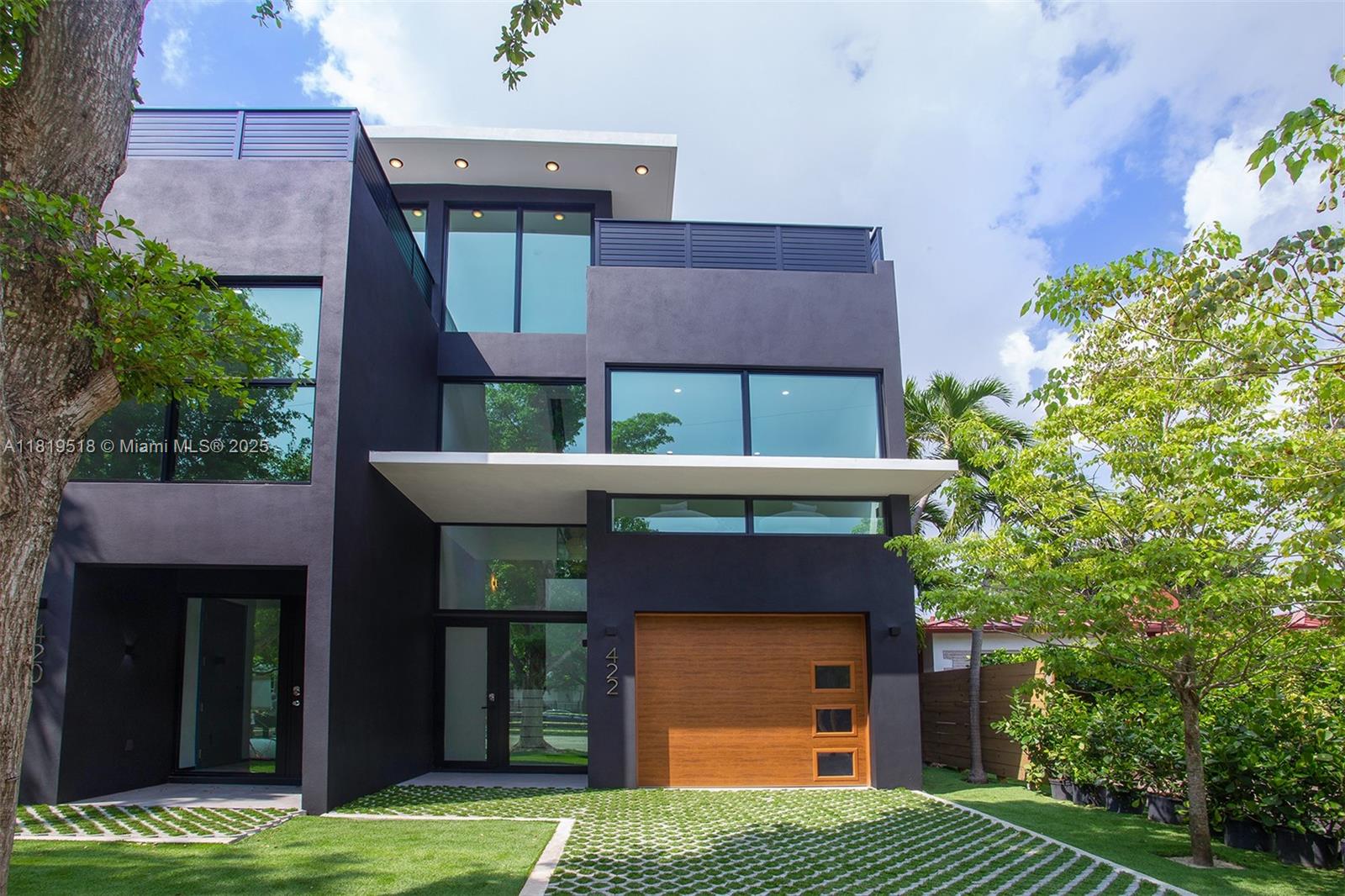 HOLLEMAN PARK - Residential Lease