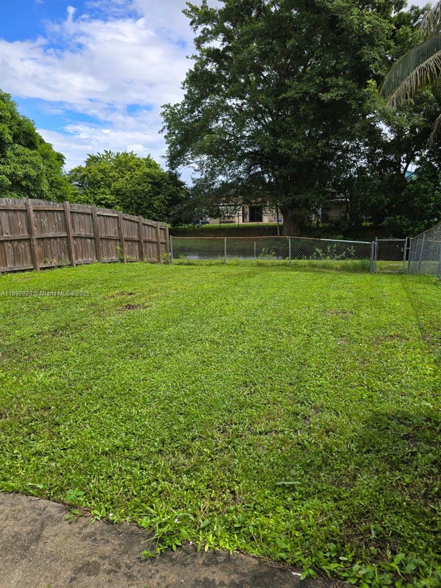 NORTH LAUDERDALE VILLAGE - Residential Lease