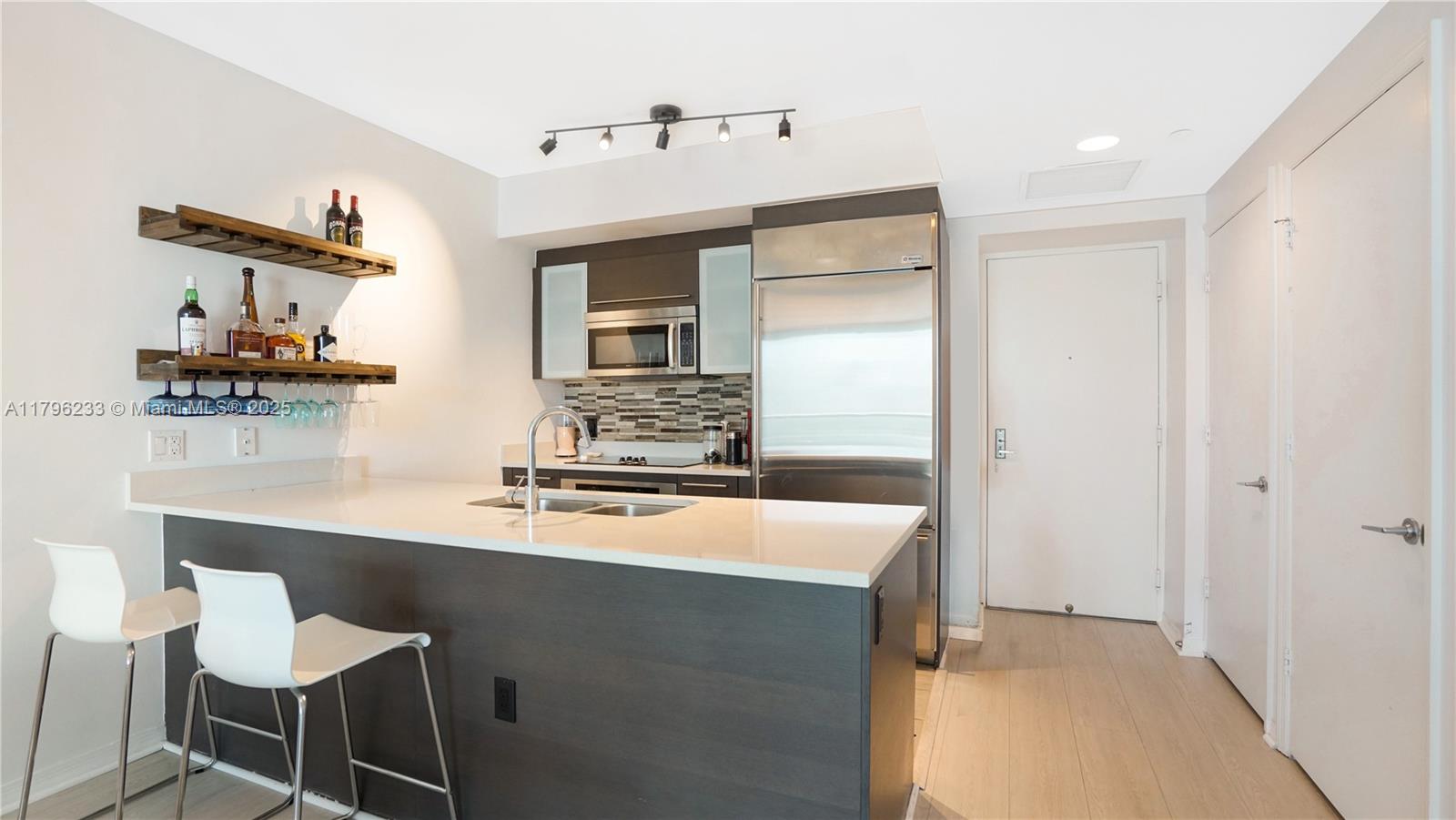 500 BRICKELL WEST CONDO - Residential