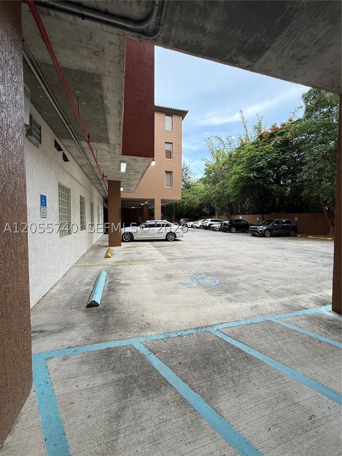 2630 SW 28th St 33