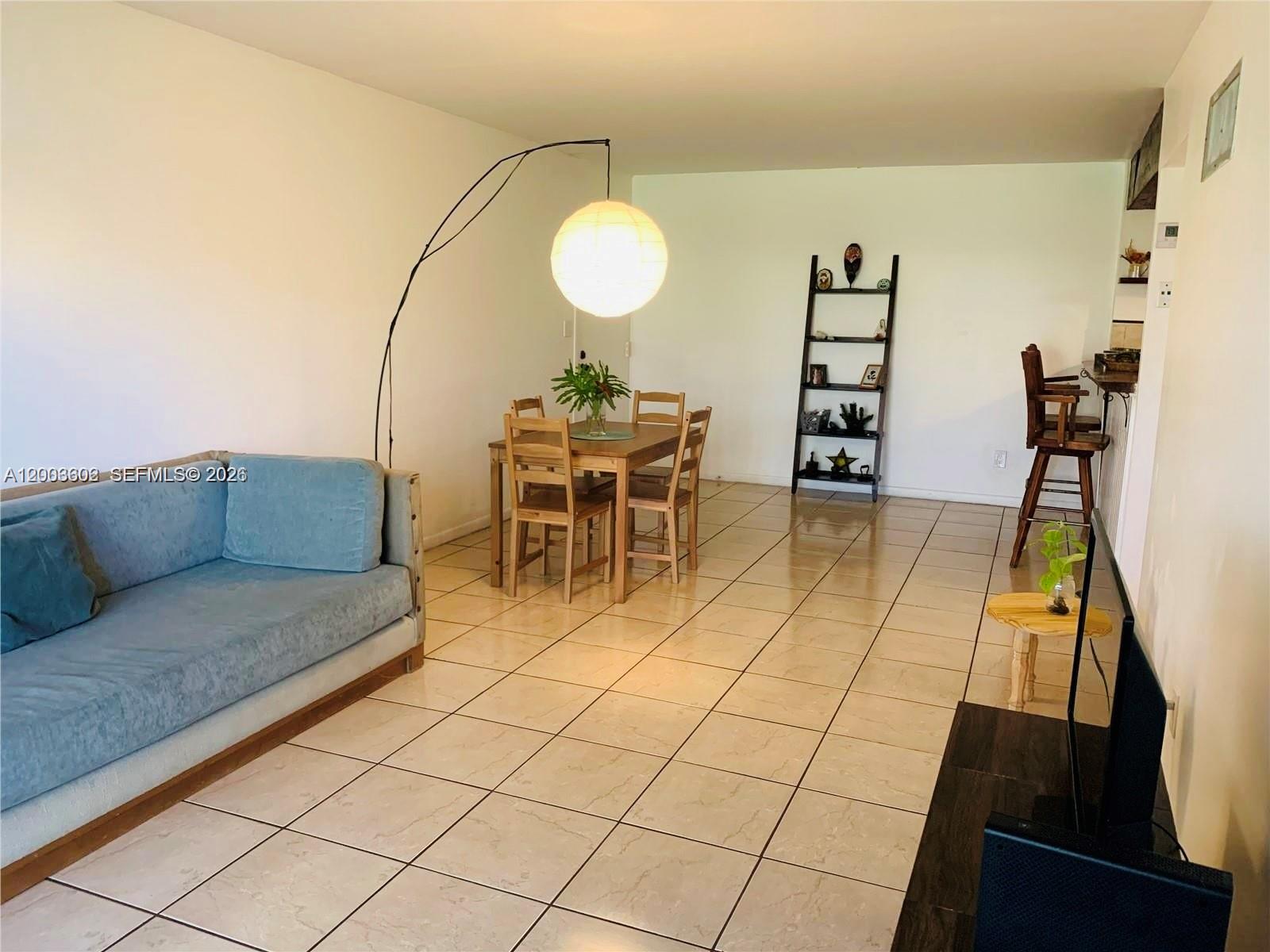 HAMPTON COURT CONDO - Residential