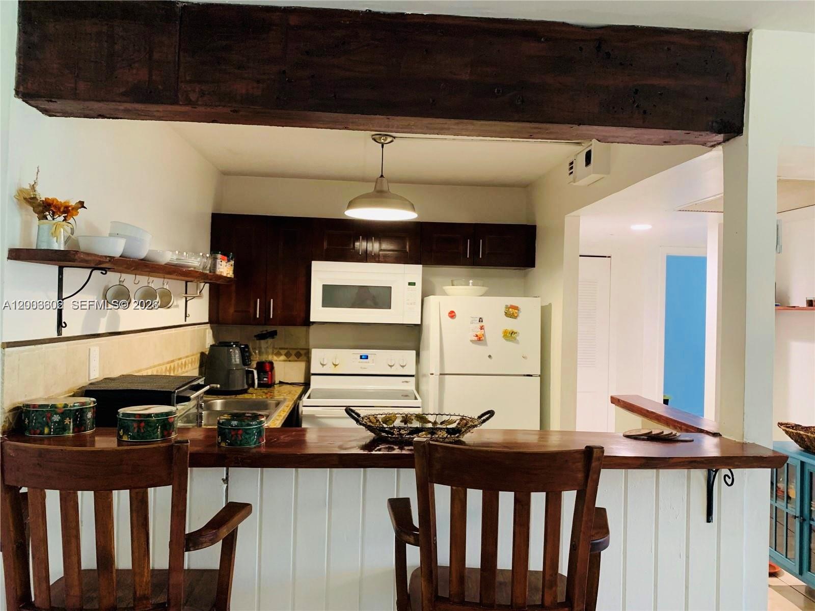 HAMPTON COURT CONDO - Residential