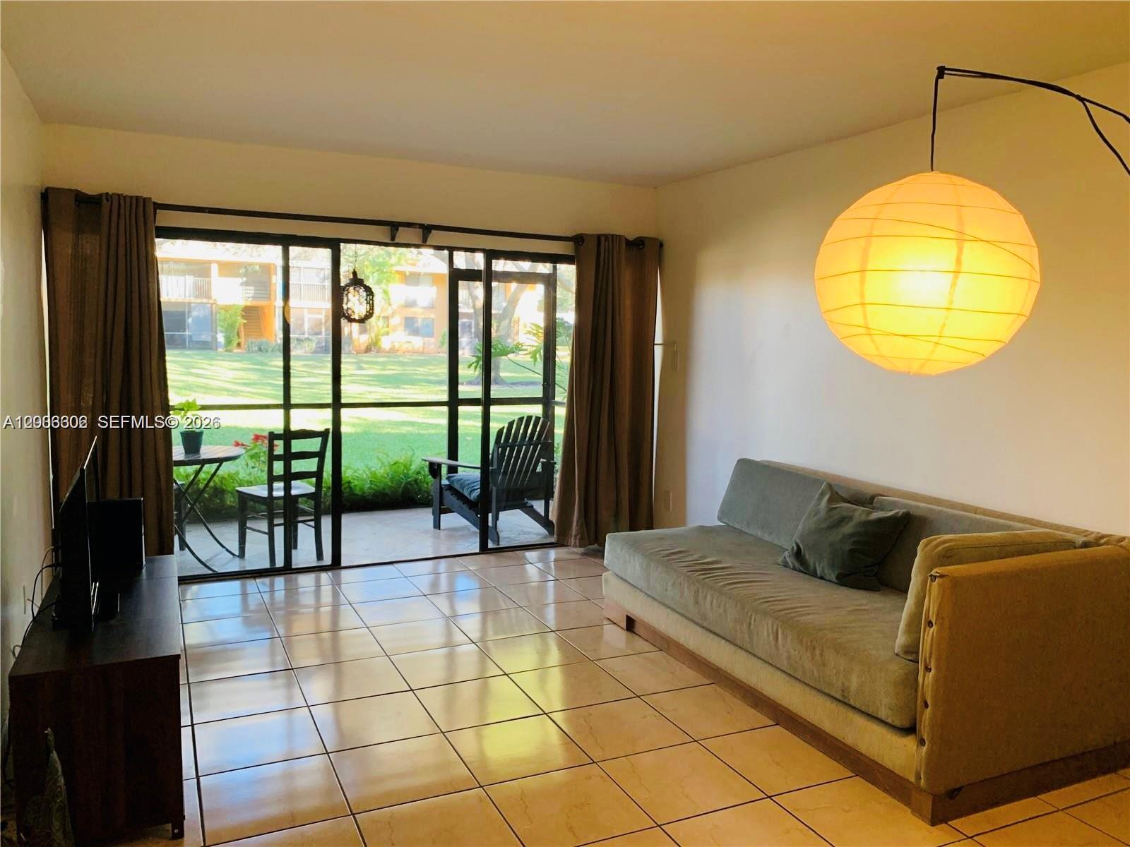 5855 Washington St 90