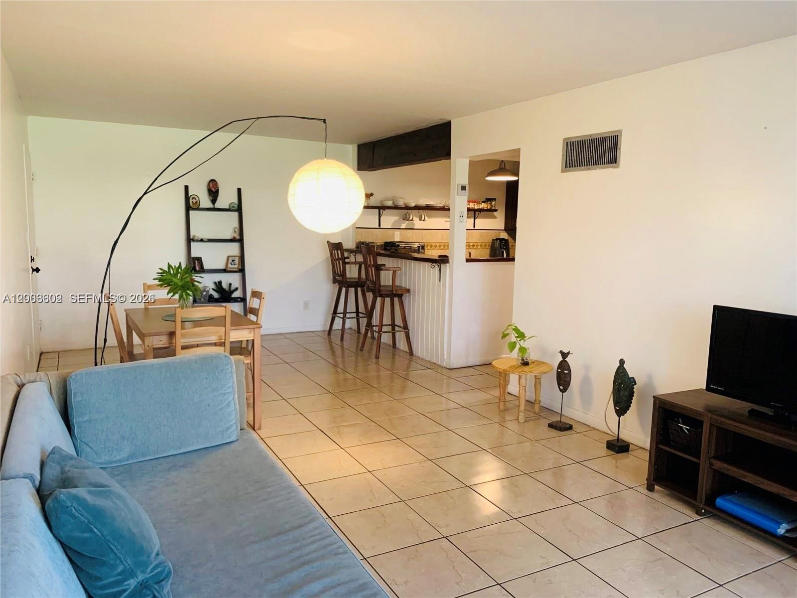 5855 Washington St 90