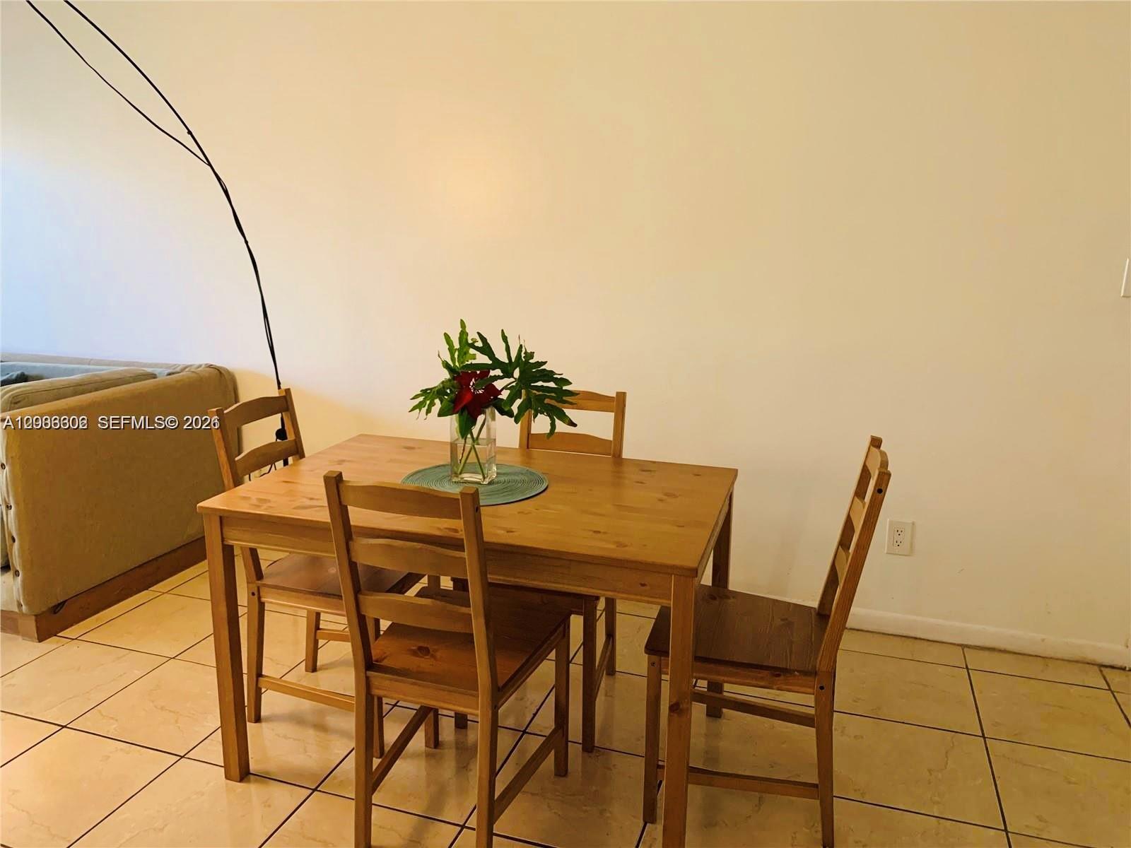 5855 Washington St 90