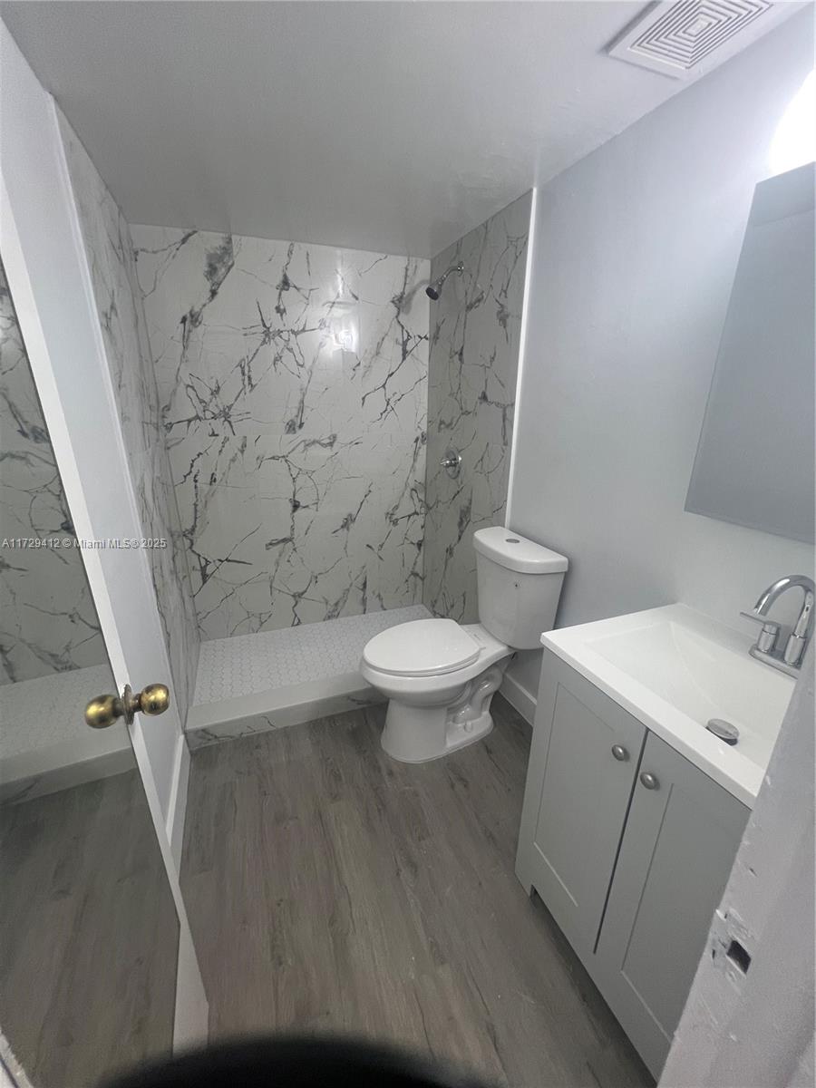 271 NW 177th St B-117