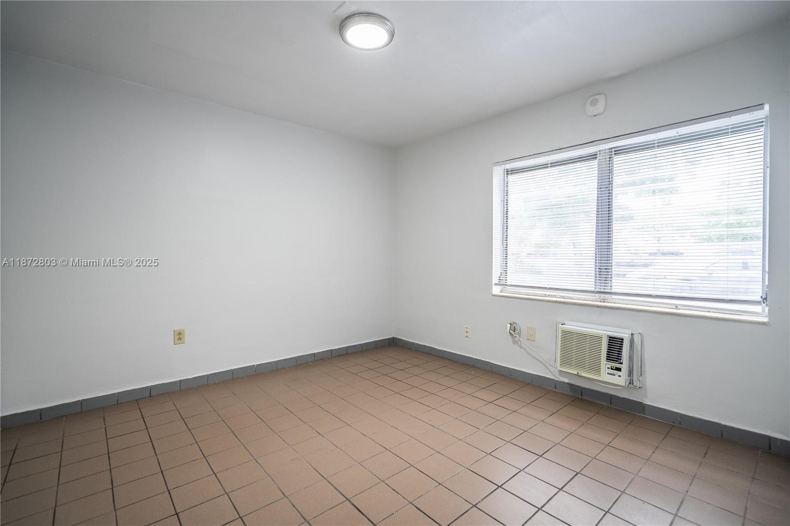 CORAL GABLES SEC K - Residential Lease