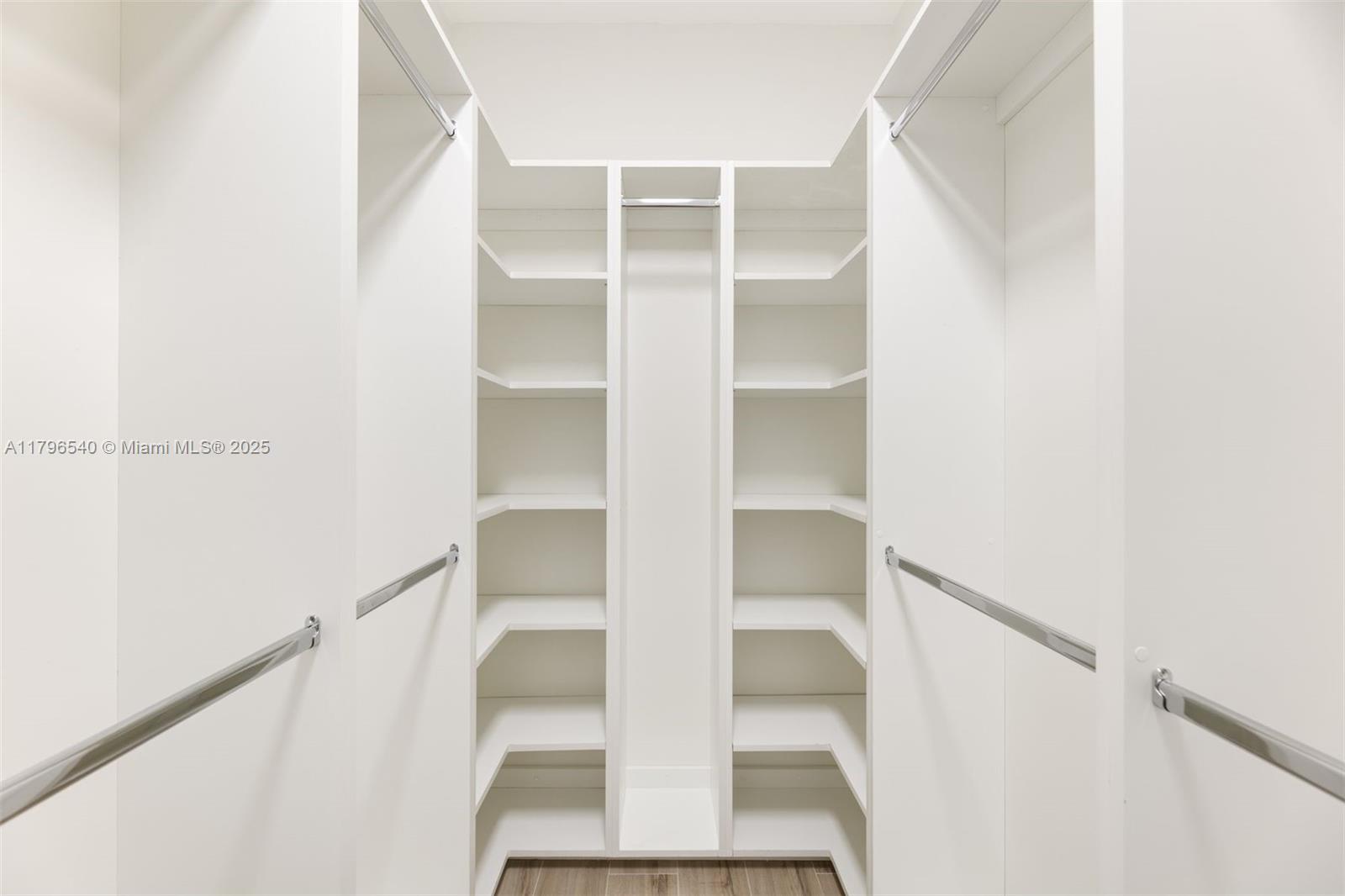 GROVELAND PARK - Residential Income