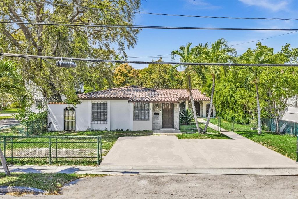 Photo of 1010 SW 14th Ave, Miami, FL 33135 (MLS # A11982365)