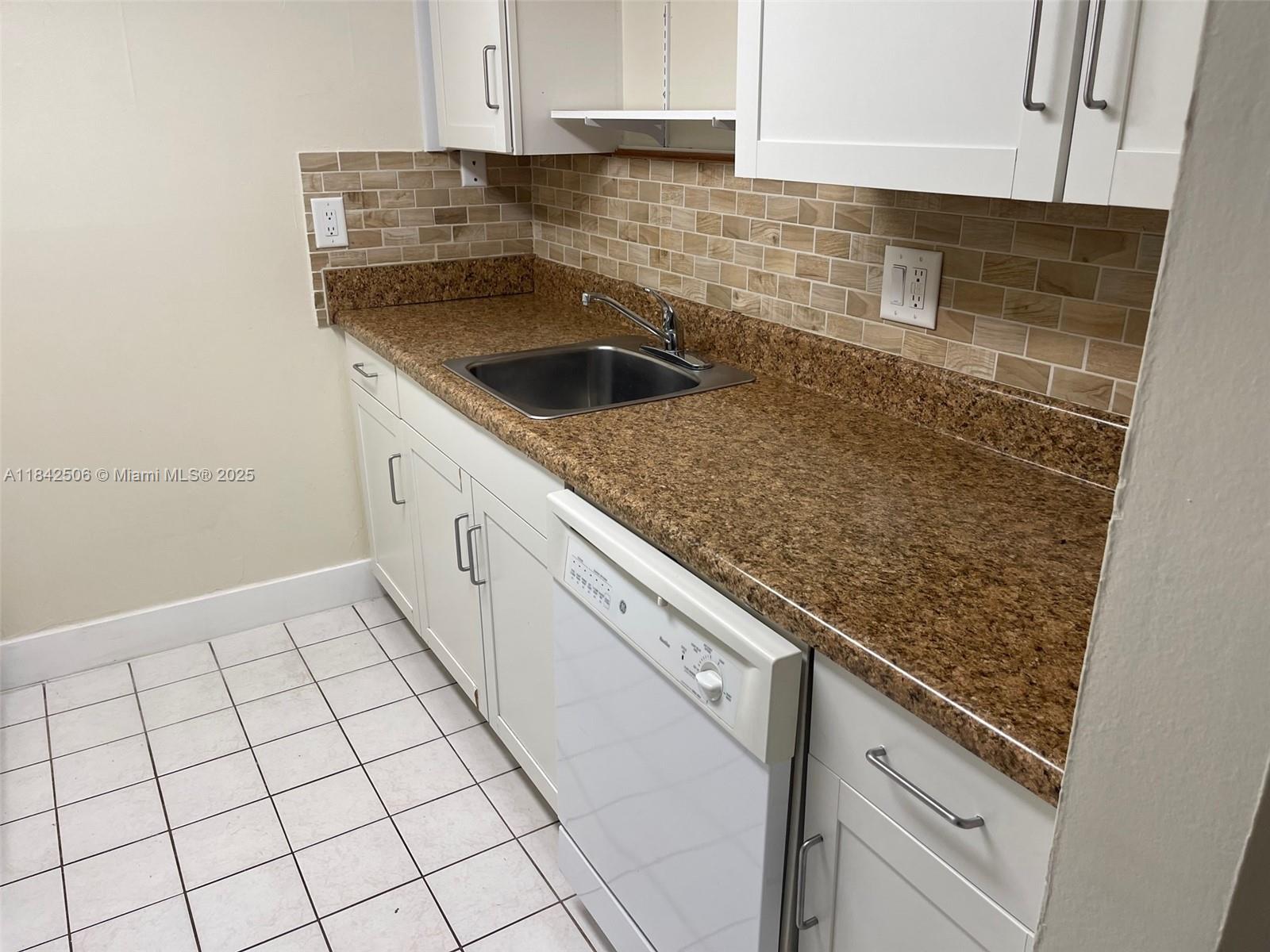 14221 N Kendall Dr 209C, Miami, FL, 33186/$275,000 1 14221 N Kendall Dr 209C