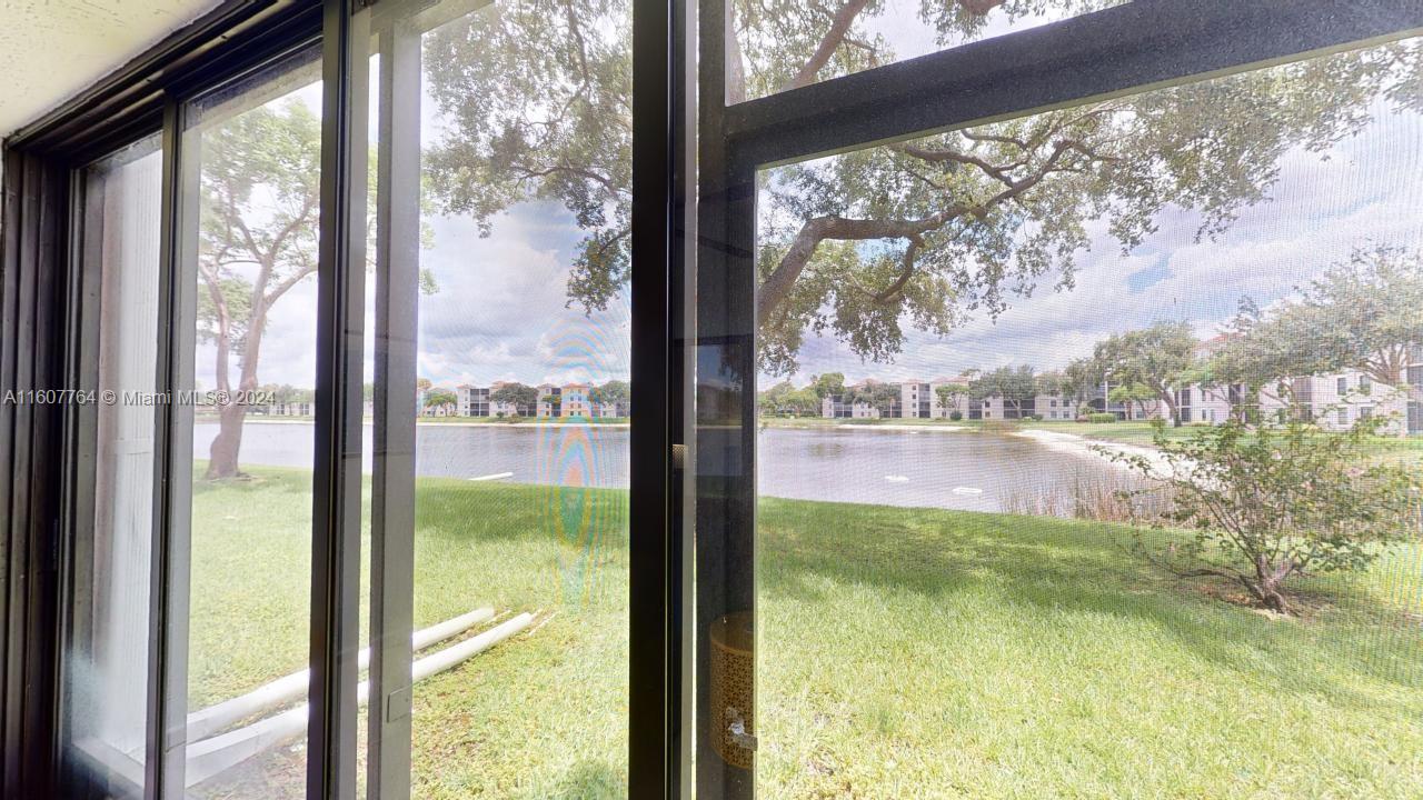 HUNTINGTON POINTE - Residential