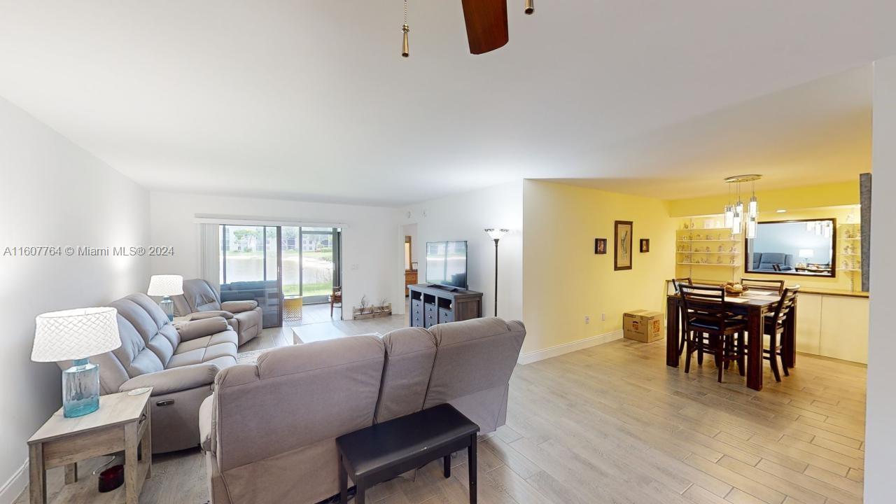 HUNTINGTON POINTE - Residential