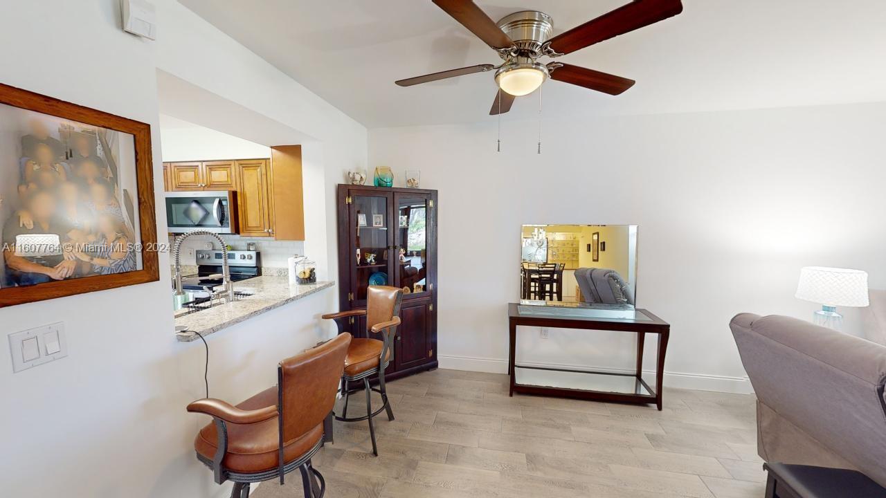 HUNTINGTON POINTE - Residential
