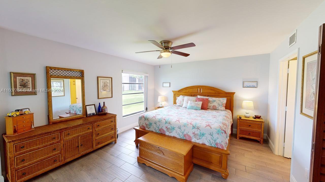 HUNTINGTON POINTE - Residential