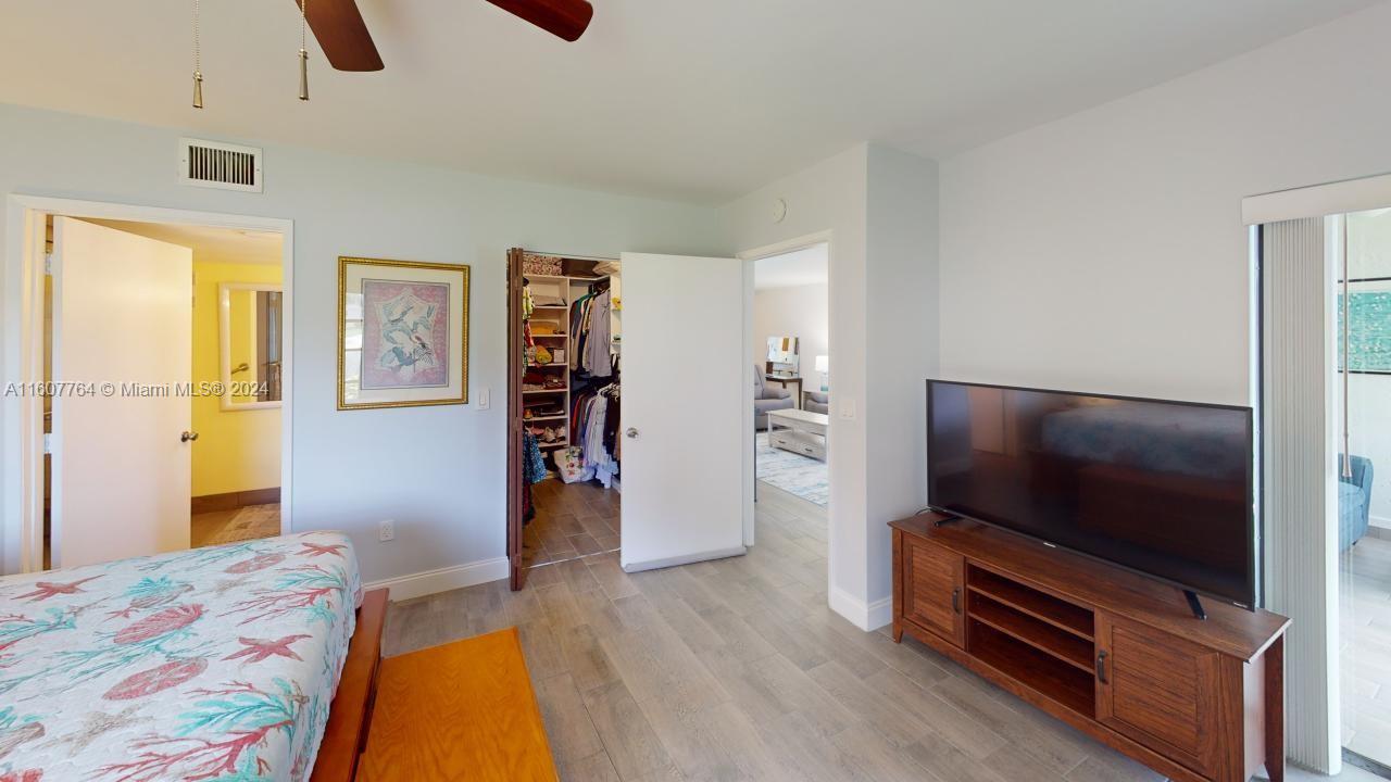HUNTINGTON POINTE - Residential